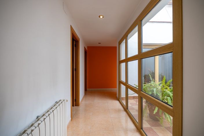 Image No.26-5 Bed Townhouse for sale