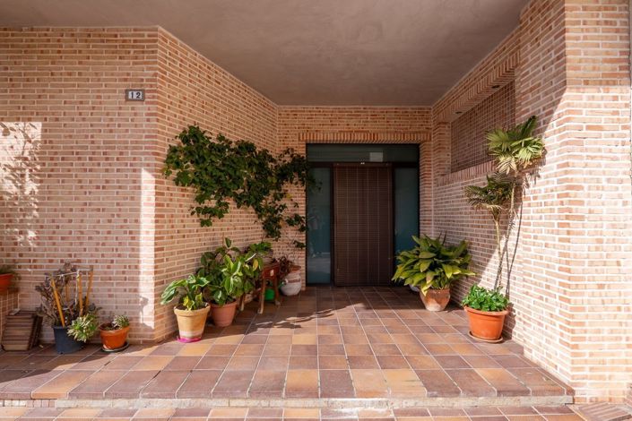 Image No.3-5 Bed Townhouse for sale