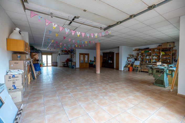 Image No.7-5 Bed Townhouse for sale