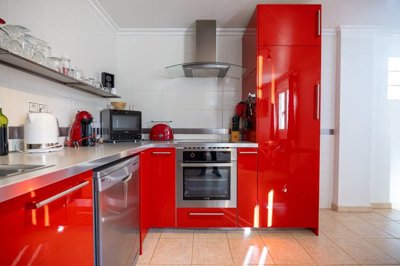 3956atticapartmentwprivateroofterrace29012614