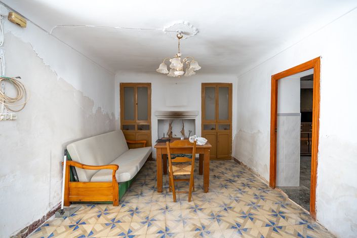 Image No.10-8 Bed Country House for sale