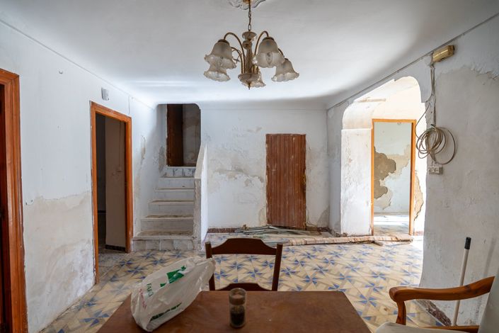 Image No.11-8 Bed Country House for sale