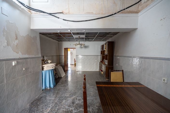 Image No.16-8 Bed Country House for sale