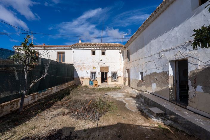 Image No.2-8 Bed Country House for sale