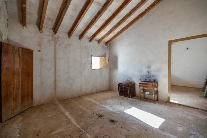 Image No.25-8 Bed Country House for sale