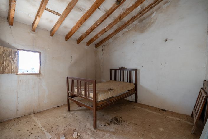 Image No.26-8 Bed Country House for sale