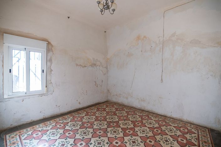 Image No.5-8 Bed Country House for sale