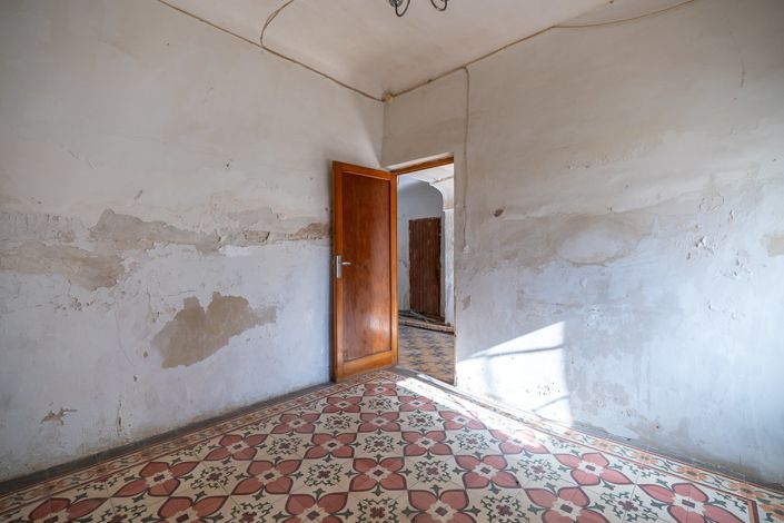 Image No.6-8 Bed Country House for sale