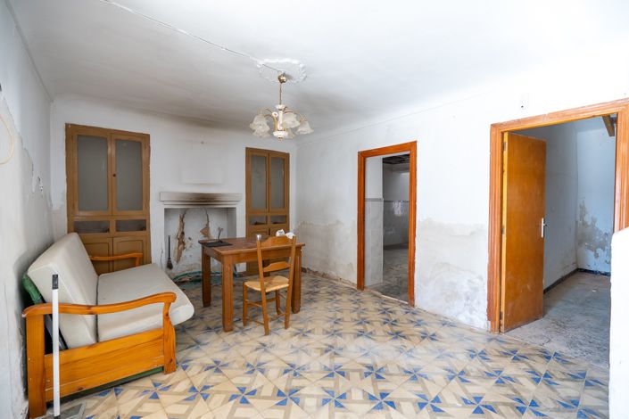 Image No.9-8 Bed Country House for sale