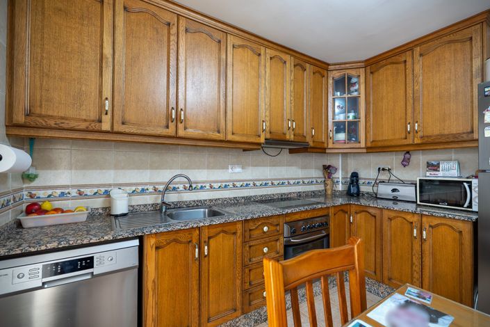 Image No.10-3 Bed Townhouse for sale