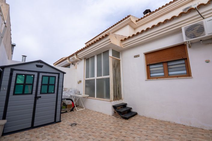 Image No.16-3 Bed Townhouse for sale