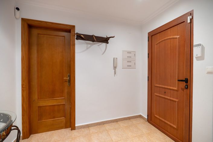 Image No.18-3 Bed Townhouse for sale