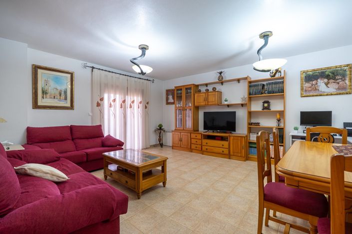 Image No.3-3 Bed Townhouse for sale