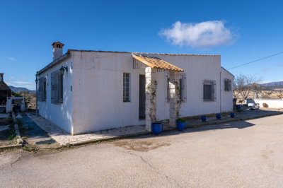 3967countryhousewequestrianfacilities11022614