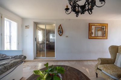 3967countryhousewequestrianfacilities11022614