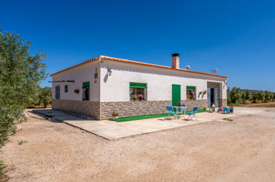 35553bedfincawithhugeland210524115511cf29936