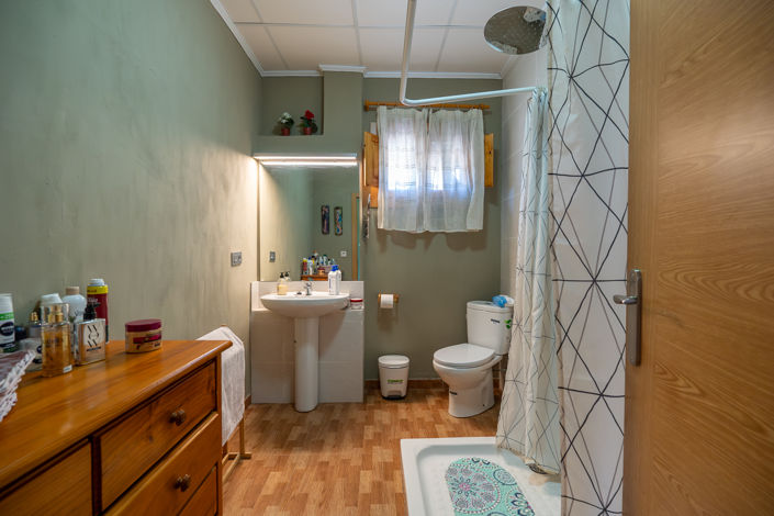 Image No.20-3 Bed Country House for sale