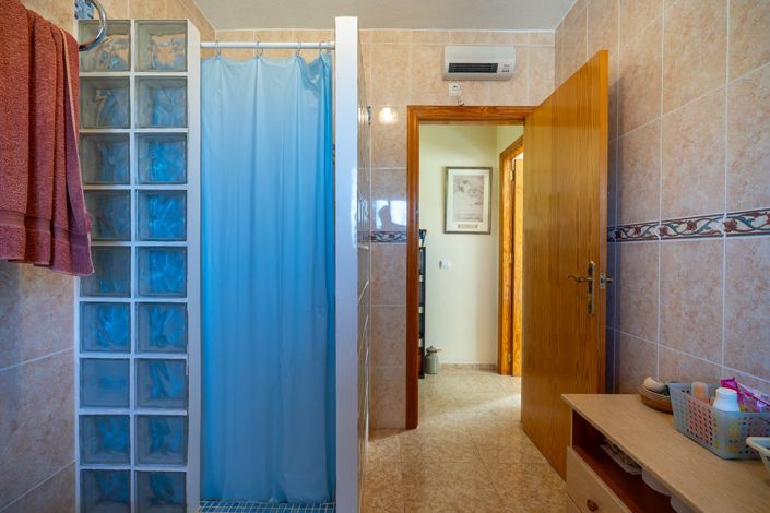 Image No.24-3 Bed Villa for sale