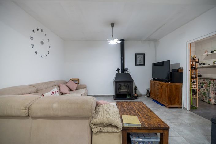 Image No.17-3 Bed Country House for sale