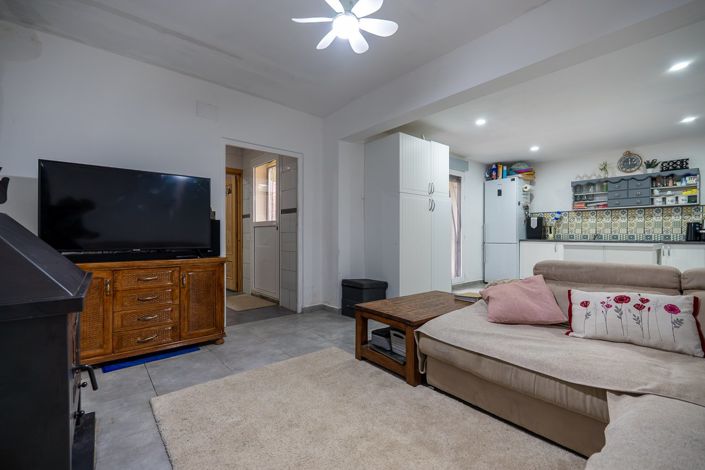 Image No.20-3 Bed Country House for sale