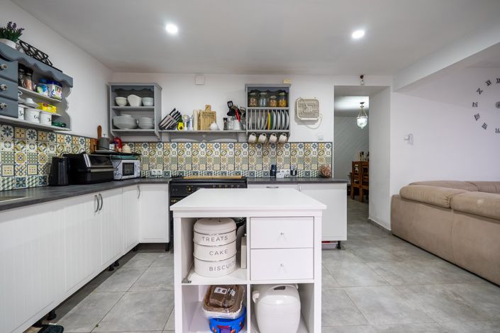 Image No.24-3 Bed Country House for sale