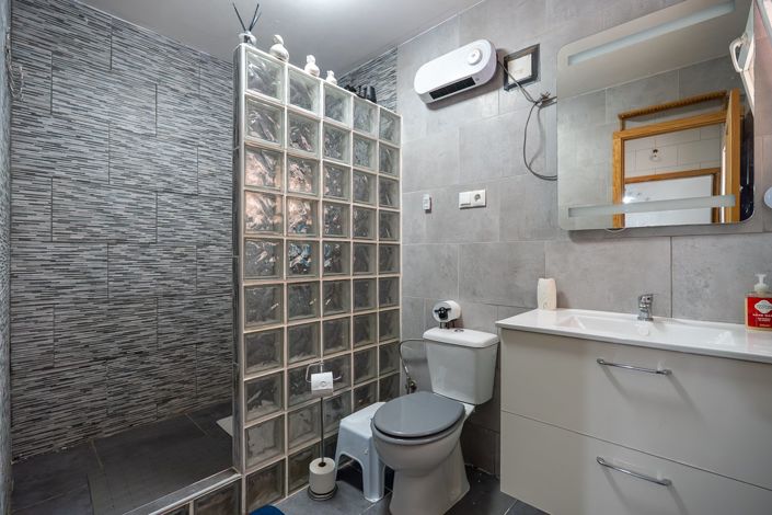 Image No.30-3 Bed Country House for sale