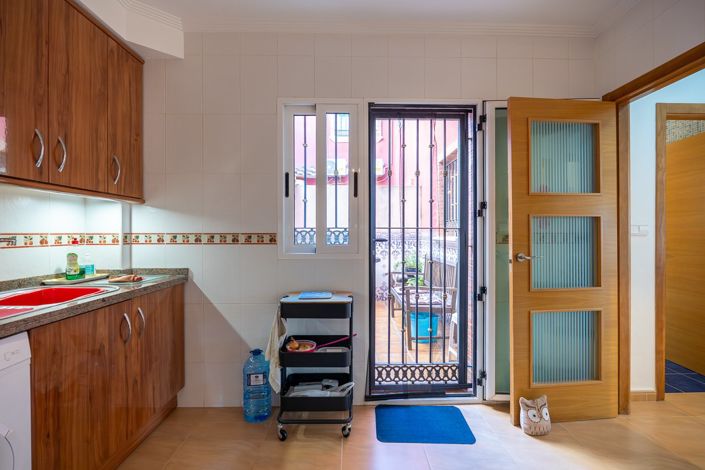 Image No.17-3 Bed Country House for sale