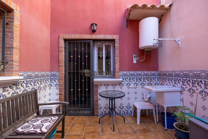 Image No.19-3 Bed Country House for sale