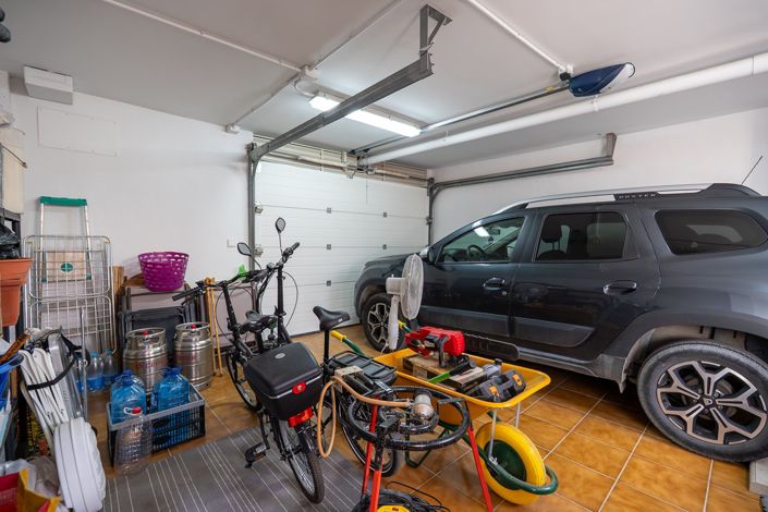 Image No.23-3 Bed Country House for sale