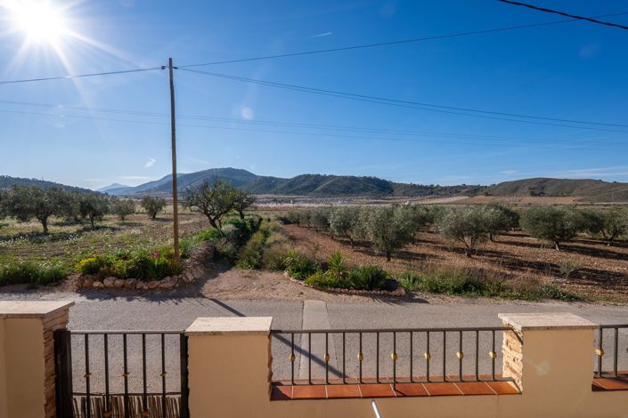 Image No.5-3 Bed Country House for sale