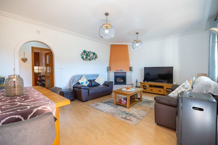 Image No.7-3 Bed Country House for sale