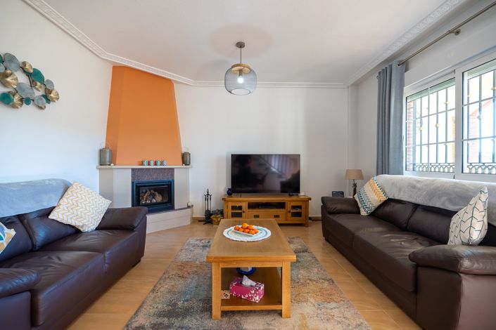 Image No.8-3 Bed Country House for sale