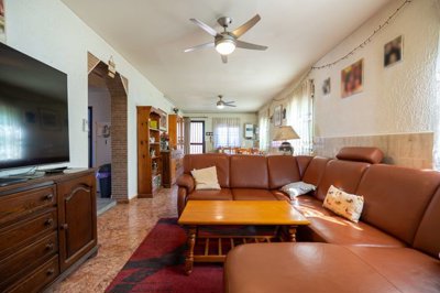 39734bedroomcountryhousenearpinoso02032612400