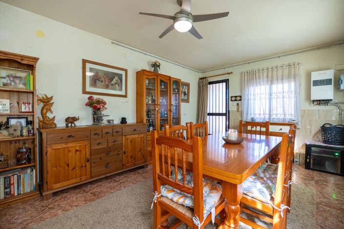 Image No.10-4 Bed Villa for sale