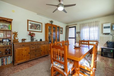 39734bedroomcountryhousenearpinoso02032612401