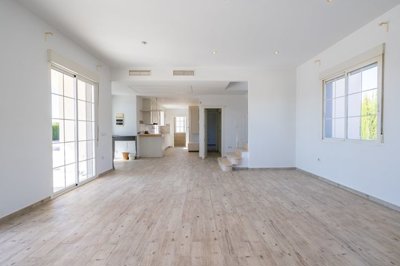 3972detachedvillawguesthouseinpinoso270226130