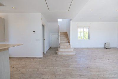 3972detachedvillawguesthouseinpinoso270226130