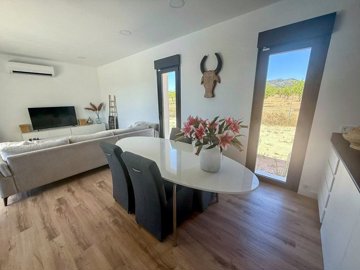 3975beautiful3bed2bathvillanearpinoso03032616