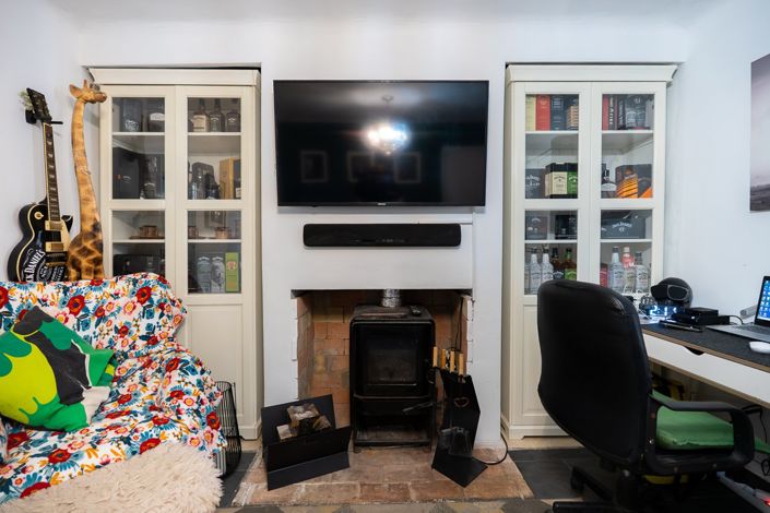 Image No.14-6 Bed Townhouse for sale