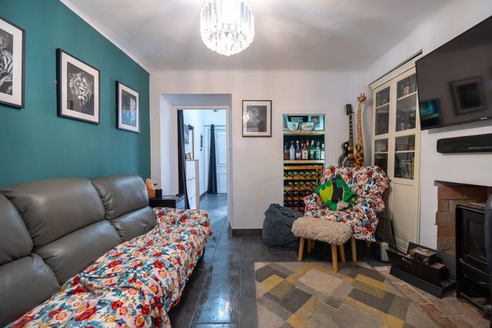 Image No.15-6 Bed Townhouse for sale