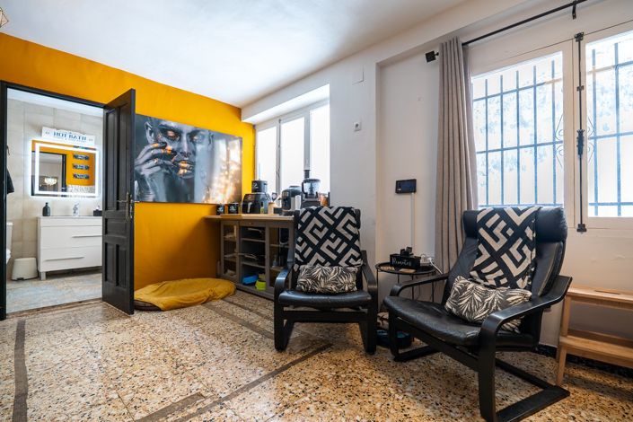 Image No.19-6 Bed Townhouse for sale