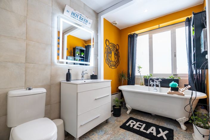 Image No.21-6 Bed Townhouse for sale