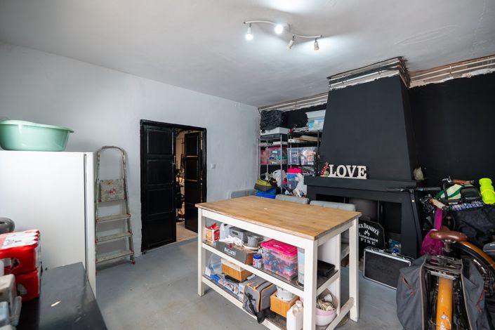 Image No.27-6 Bed Townhouse for sale