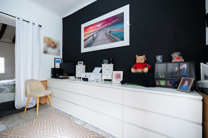 Image No.6-6 Bed Townhouse for sale