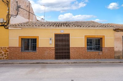 3959partlyrenovatedvillagehouse050526182853cf