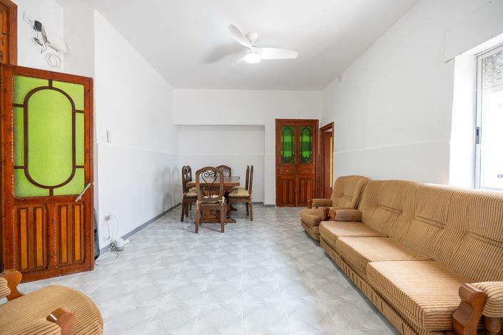 Image No.10-4 Bed Townhouse for sale
