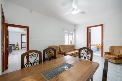 3959partlyrenovatedvillagehouse050526182851cf