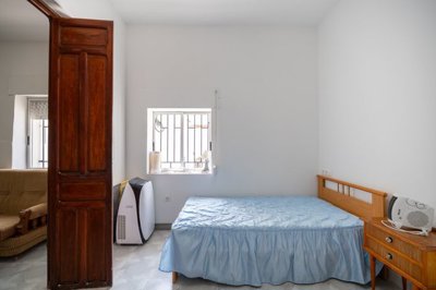 3959partlyrenovatedvillagehouse050526182850cf
