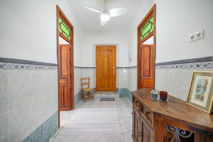 Image No.2-4 Bed Townhouse for sale