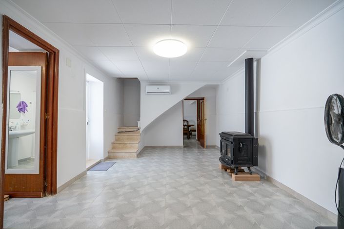 Image No.22-4 Bed Townhouse for sale